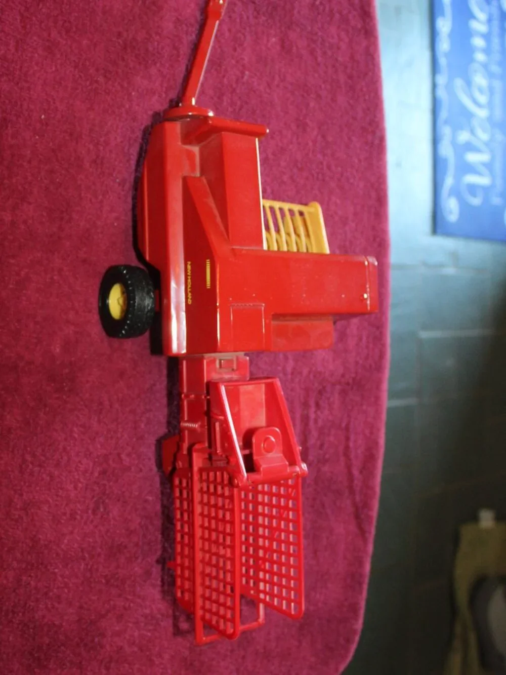 Vintage Ertl 1:16 scale New Holland Square Baler